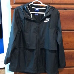Cute Nike windbreaker! (Runs big)